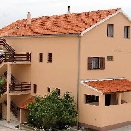 Lucija *